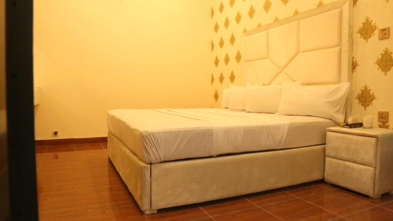 Hotel De Smart Multan Exterior foto