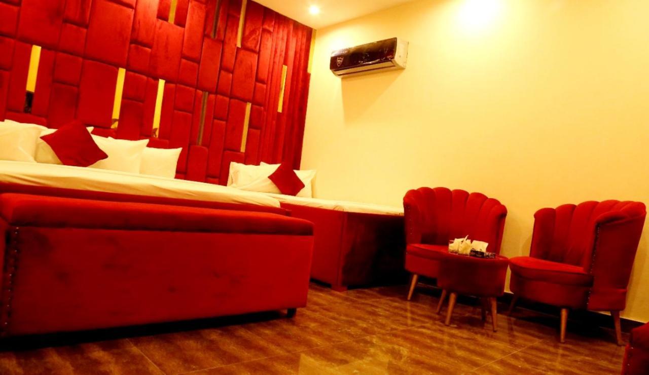 Hotel De Smart Multan Exterior foto
