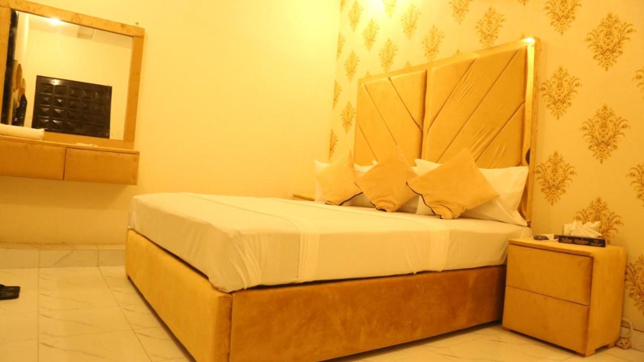 Hotel De Smart Multan Exterior foto