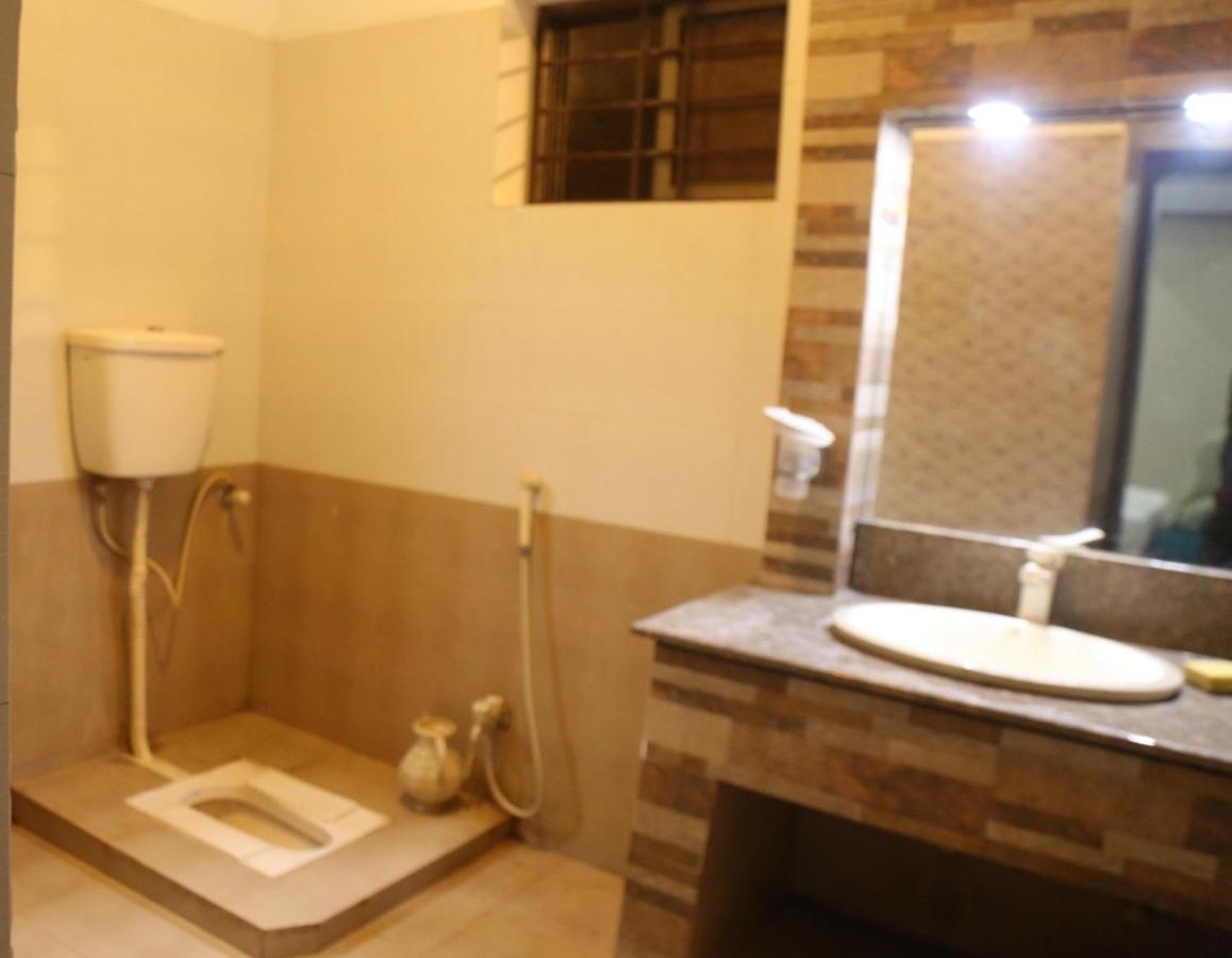 Hotel De Smart Multan Exterior foto